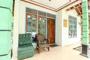 בית מלון כפרי Homestay Mbah Parni
