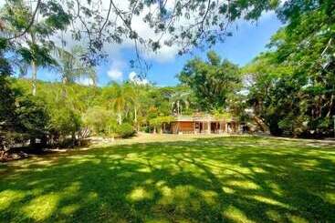 ホテル Momarco Forest Cove Resort And