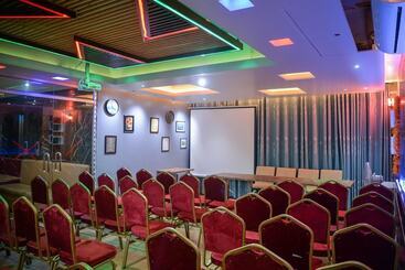 בית מלון כפרי Victory Abashik Cumilla