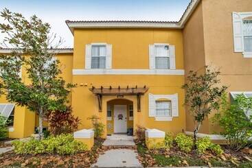 کلبه Newly Renovated, Spacious 3bd/2.5ba Villa With Lake View, Near Disney #3tv709
