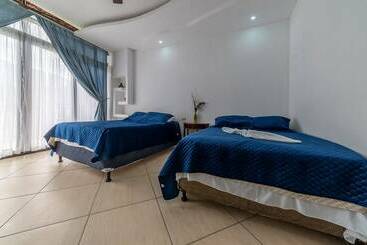 هتل Rancho Grande