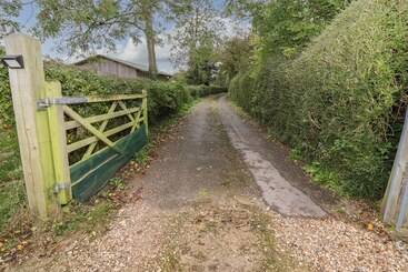 The Cottage At Barrow Mead