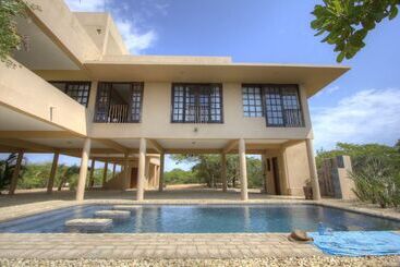 דירות לתיירים Deacra Villas By Sol Resorts