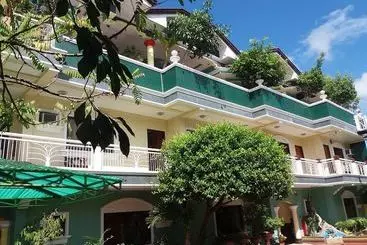 פנסיון Lp And Resto Bar