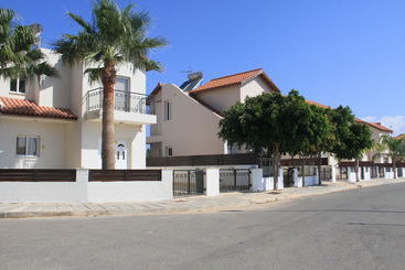Maricosta Villas