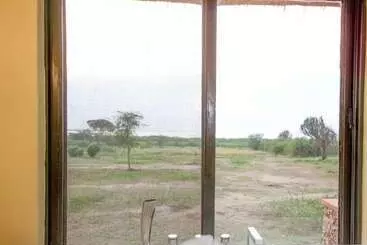 Ihamba Lakeside Safari Lodge