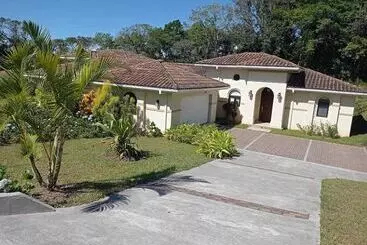 Lucero   Luxury Treehouses