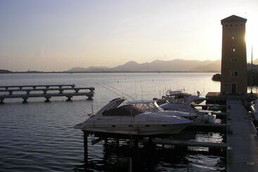 Hotel Savana At Porto Cupecoy Marina