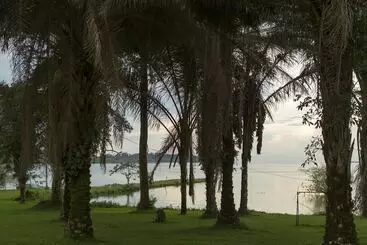 هتل Ssese Habitat Resort