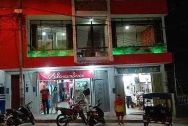 ホテル Hospedaje Piolin