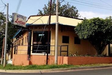 هتل Latino