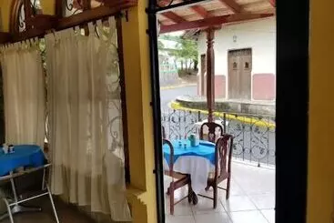 هتل Y Restaurante Las Orquídeas