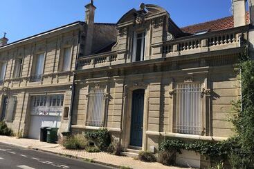 پانسیون Blue Lodge In Bordeaux