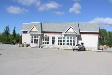 Hotelli Sunset Inn And Suites