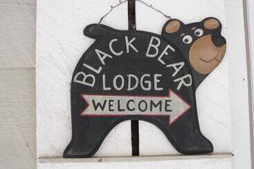 מוטל Black Bear Lodge