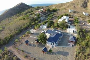 هتل Montecristi Ocean View