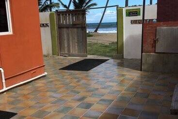 هتل Simply Beautiful Beach Villa