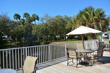 Crystal Isles Rv Resort