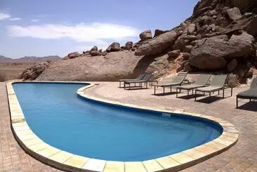 بيت Desert Quiver Camp