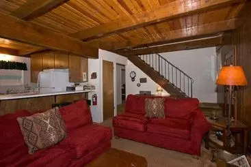 Hotel 1823 Hunkpapa St