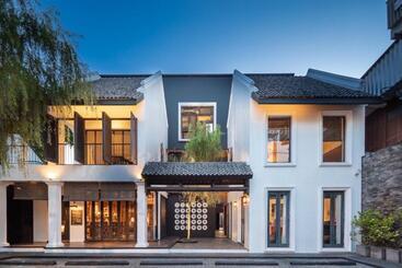 هتل Ping Silhouette