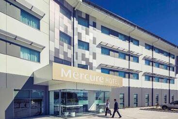 בית מלון כפרי Mercure Newcastle Airport