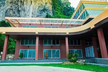 Phi Phi Cliff Beach Resort