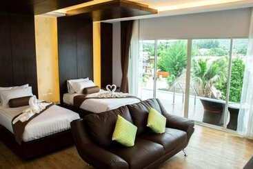 Phi Phi Cliff Beach Resort