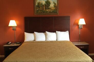 ホテル Red Carpet Inn   Bridgeton Vineland