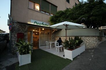 هتل Ristorante Anita