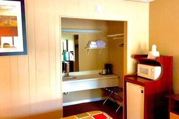 Travelowes Motel  Maggie Valley