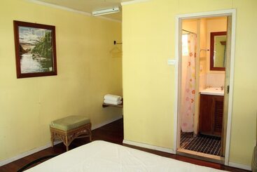 Alberg Ratu Kini Backpackers & Dive Resort