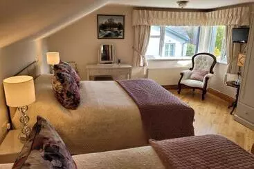 تختخواب و صبحانه Rockcrest House