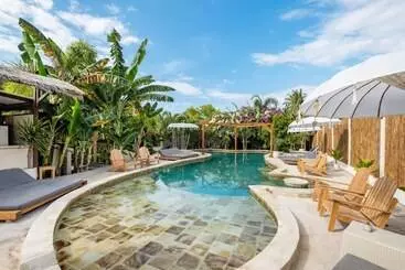 ホテル Gili Teak Beach Front Resort