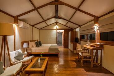 酒店 Gili Teak Beach Front Resort