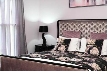 בית מלון כפרי Deck Quarters   Mansfield, Vic