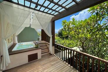 호텔 The Royal Purnama Adults Only