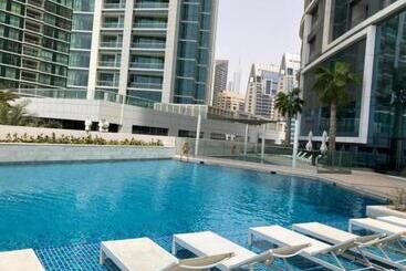 هتل آپارتمان Address Beach Residences