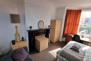 Residència Spacious 4 Bed House Great Location Coventry