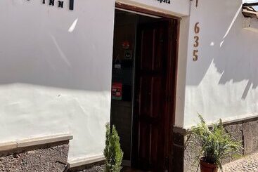Отель Andean Host Inn Cusco
