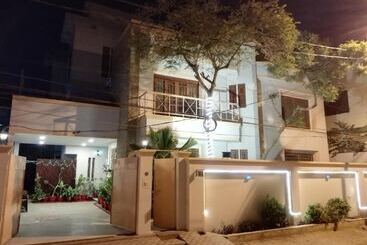 호텔 Island Clifton