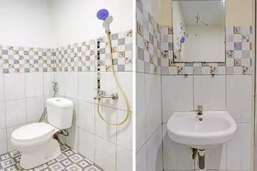 ホテル Oyo 92210 New Town Syariah