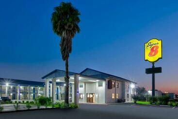 Hotel Super 8 By Wyndham Victoria South Hwy 59