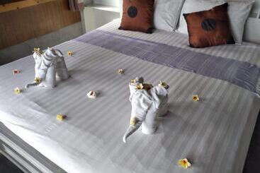 ホテル Tree House Bungalows Koh Tao