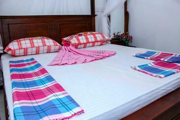 Pension Sn Guest Mirissa