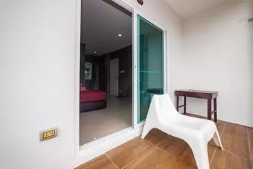 Hotel Maenam Villa