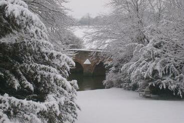 Majatalo Castle Farm Guest House