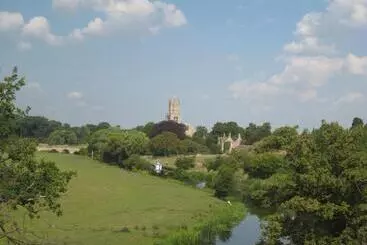 Pensiune Castle Farm Guest House