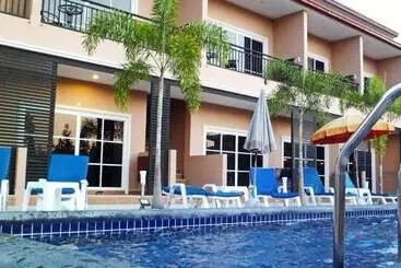 4 Palms Resort