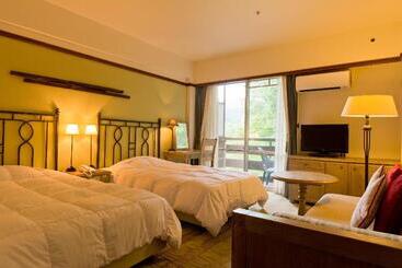 Kusatsu Onsen Hotel Village